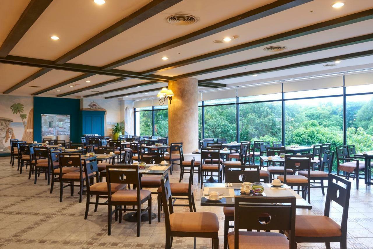 Long Beach Garden Hotel & Pavilions Pattaya Bagian luar foto